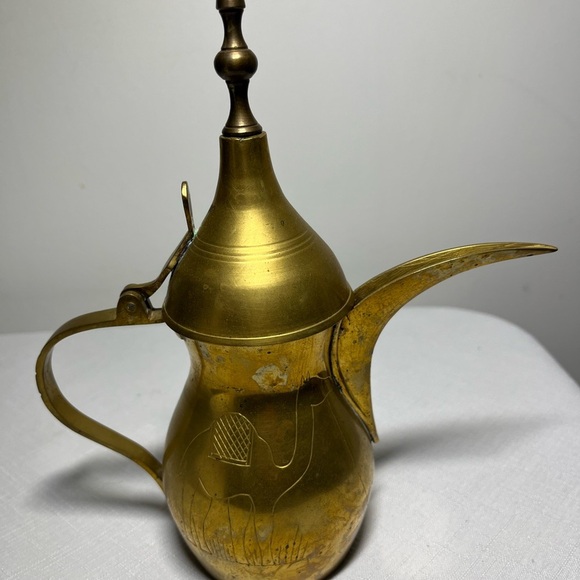 brass Dallah, which is a traditional Arabic coffee pot. - Picture 6 of 8